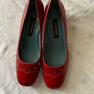 Town shoes low heeled pumps, Size 9 1/2.